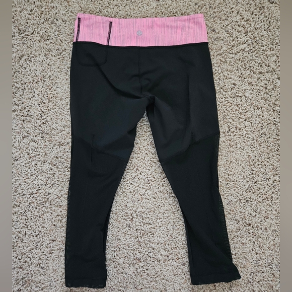 Lululemon Breathe Easy Crop Leggings Black/Pink - size 6 - Picture 5 of 13